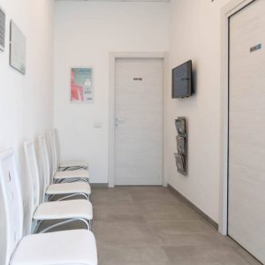 dentista novara, la sala d'attesa dello studio dentistico del dott. taddia a novar